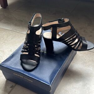 Adrienne Vittadini PENSE Black Leather Strappy Block Heel Sandal Size 6